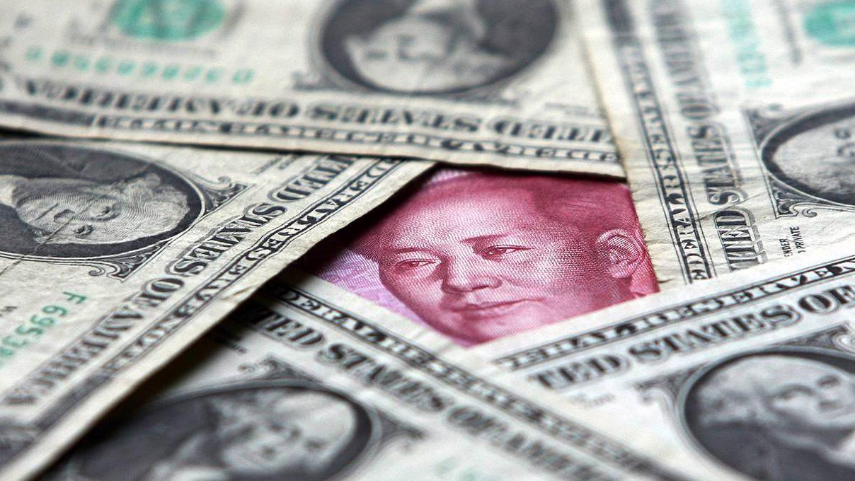 yuan and US banknotes