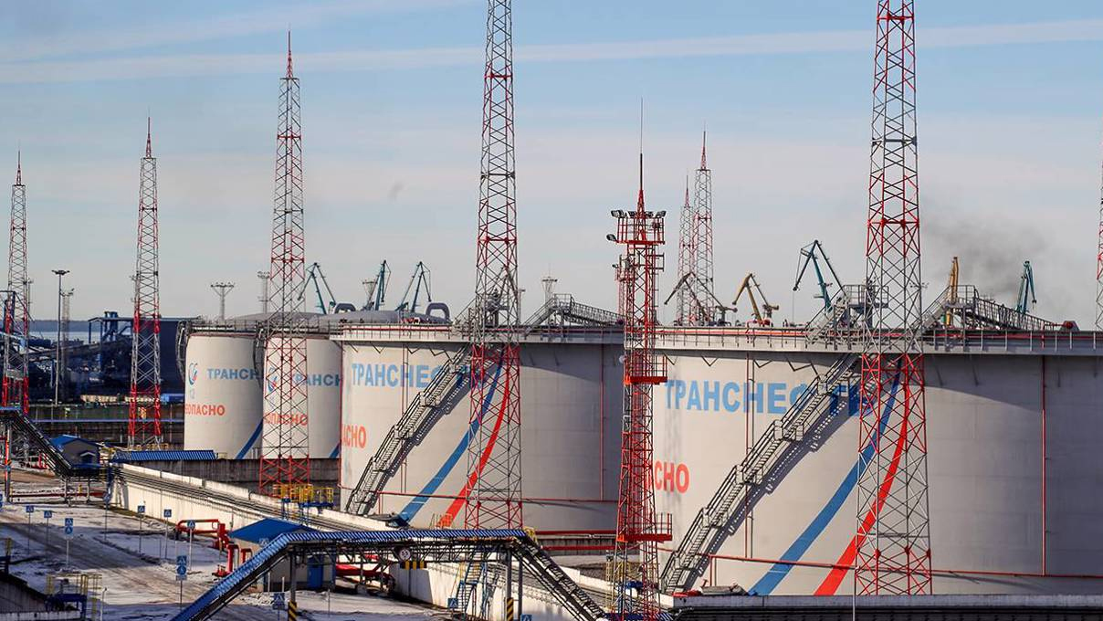 oil tanks, Russia