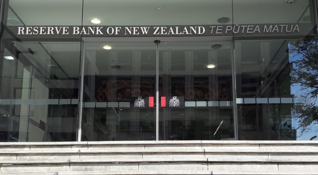 Banks take $200 mln in first RBNZ auction to support liquidity |  interest.co.nz