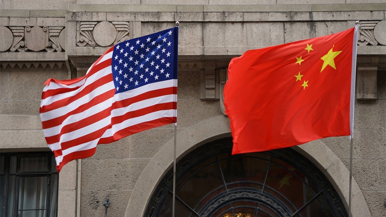 US and China flags