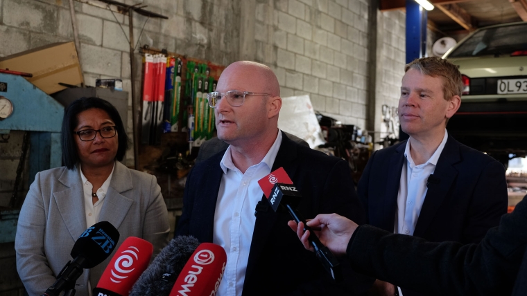 Labour's finance and economics spokesperson Barbara Edmonds, small business spokesperson Dan Rosewarne and party leader Chris Hipkins. Image source: Mandy Te