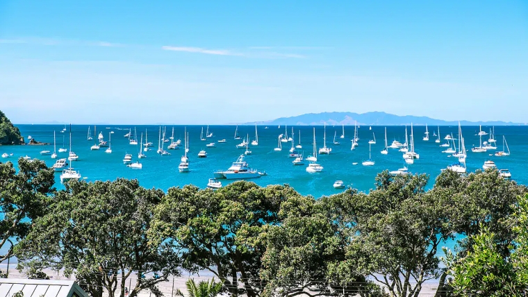 Oneroa Bay holiday yachts