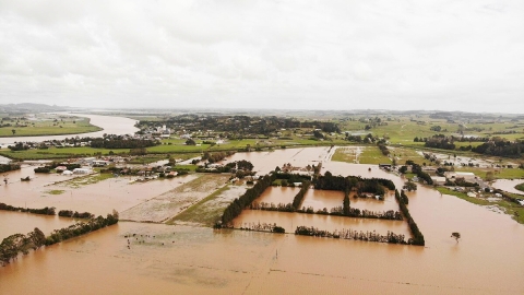 Drone shot from above Te Houhanga Marae looking to Kaihu River