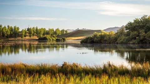 The lake area at Mangarara Family Farm