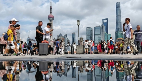 Crowd at Shanghai Bund