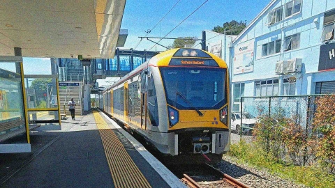 A train pulls into Auckland's Mt Albert railway station.