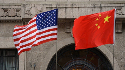 US and China flags