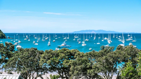 Oneroa Bay holiday yachts